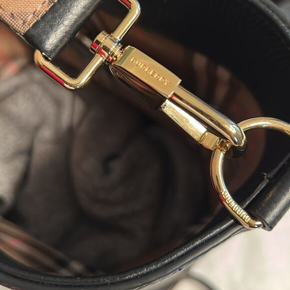 Authentic  Burberry Leather Black Shoulder Bucket Bag - Picture 6 of 15